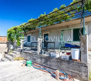Klis, Korušce, kuća s okućnicom - Korušce, Klis