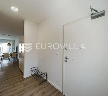 Otok Korčula, grad Korčula, trosobni stan u novogradnji