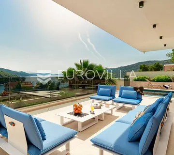 Trogir - Marina, luksuzna vila s bazenom i wellnessom - cover