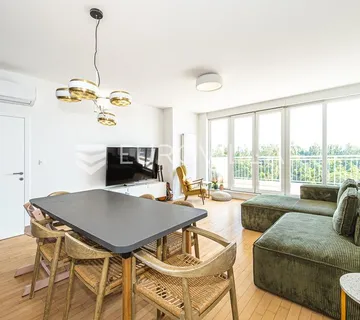 Zagreb, Vinogradi, odličan četverosoban penthouse s velikom terasom i panoramskim pogledom, 121 m²
