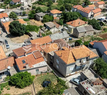 Otok Korčula, Blato, dvojna kuća u centru mjesta - cover