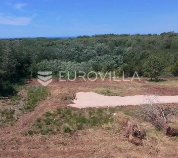 Istra, Brtonigla, Građevinsko zemljište 605 m², idealno za luksuznu vilu s bazenom