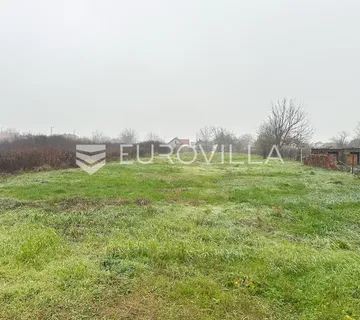 Vinkovci, Mirkovci, atraktivno zemljište 817 m² površine - cover