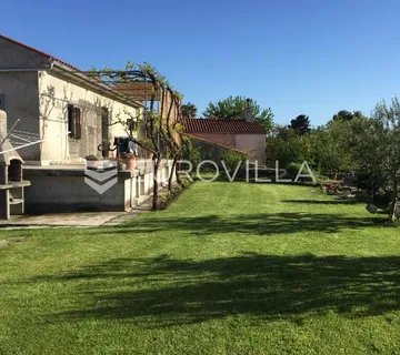 Krk, jedinstvena prilika, povijesna kuća s vrtom i golemim poslovnim potencijalom - Muraj, Krk