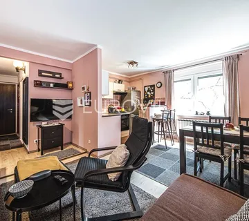 Zagreb, Trnsko, funkcionalan četverosoban stan 64 m²