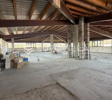 Osijek, Čepin, poslovni prostor u roh-bau izvedbi, površine 537 m2