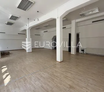 Osijek, Uži centar grada, najam uličnog prostora površine 220 m2