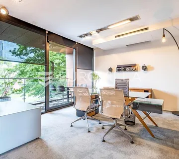 Zagreb, Radnička, poslovni prostor 147 m² na 1. katu stambeno poslovne zgrade