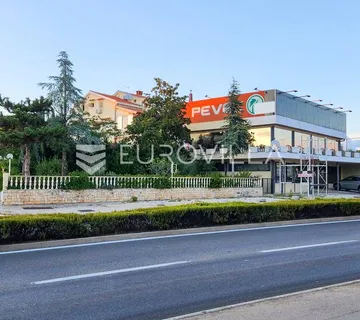 Zadar, Poslovno-stambeni prostor 1812 m2 - cover