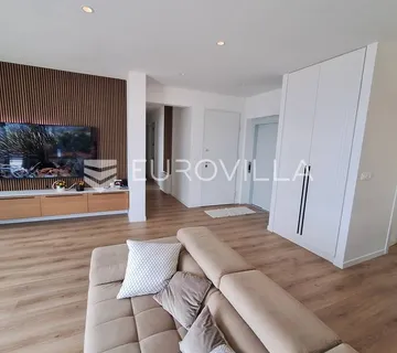 Opatija, Centar, luksuzan dizajnerski PENTHOUSE NKP 250 m2 s bazenom - cover