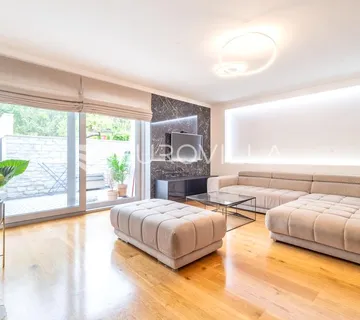 Zagreb, Podsljeme, luksuzna kuća s bazenom 250 m² - cover