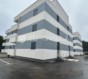 Biograd na moru, dvosobni apartman u prizemlju površine 69,85 m² - Pakoštane