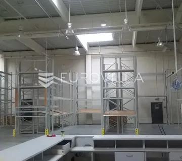 Karlovac, poslovna zgrada 9091 m² skladišno proizvodne namjene - Ilovac, Karlovac