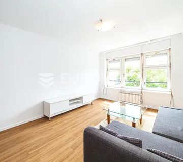 Zagreb Centar, Vlaška, komforan trosoban stan 72 m² s garažnim parkirnim mjestom - cover