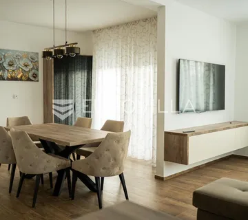Vukovar, Mitnica, Luksuzan četverosoban stan 102,06 m²