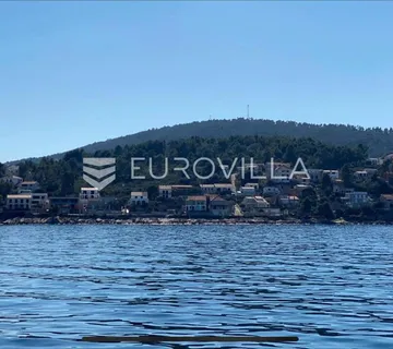 Šolta, izvrsno građevinsko zemljište u blizini mora - Gornje Selo, Šolta