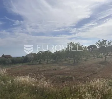 Istra, Kaštelir, građevinsko zemljište 1870m2 na top lokaciji - Krančići, Kaštelir - Labinci