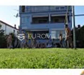 Zadar, Privlaka, dvosoban stan prvi red do mora