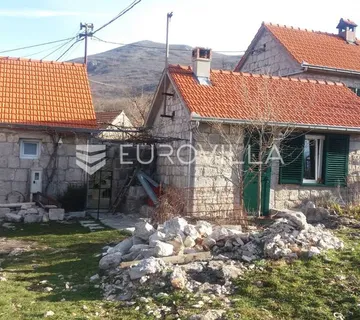 Sinj, Ruda, renovirane kamene kuće s vrtom - cover
