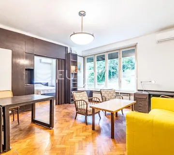 Zagreb, Centar, Ribnjak, uređen dvosoban stan 37 m²