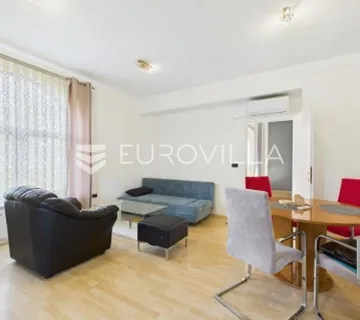 Viškovo, Sroki, uređen stan površine 54 m² s parkingom - cover