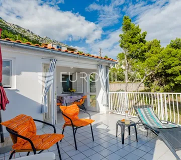 Omiš, Marušić, prekrasna apartmanska kuća - cover