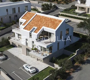Brač, Supetar, dvosoban penthouse s predivnim pogledom - cover