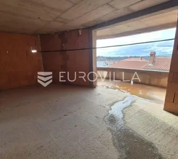 Istra, Ližnjan, jednosoban stan s terasom i pogledom na more, novogradnja