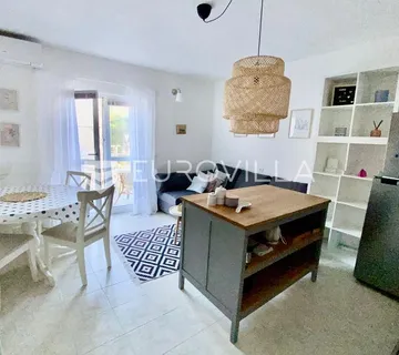 Okrug Gornji, jednosoban komforan stan blizu plaže - Okrug Gornji, Okrug