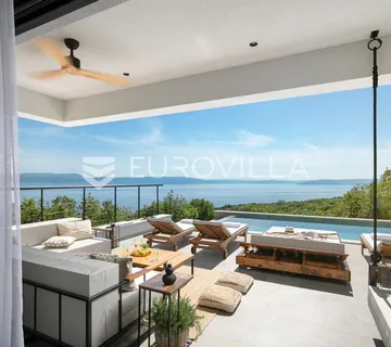 Istra, okolica Labina, prekrasna villa očaravajućeg pogleda na Kvarner