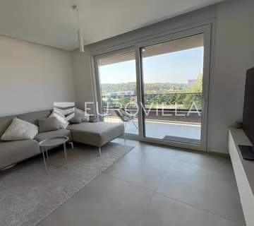 Istra, Pula, predivan moderan stan u novogradnji 70 m² s dvije spavaće sobe, dugoročni najam