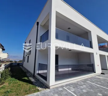 Vir, trosoban apartman na 1. katu, pogled na more