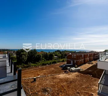 Istra, Zambratija, Ugodan stan s dvije natkrivene terase na nekoliko minuta od mora - Zambratija, Umag