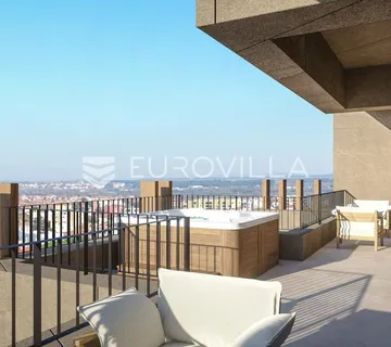 Istra, Umag, Green Tower Residence, trosoban apartman s terasom na 6. katu