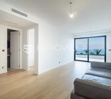 Opatija, dvosoban stan s pogledom na cijeli Kvarner, 56,84 m²