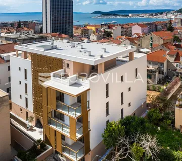 Split, moderan i luksuzan stan s velikim predivnim vrtom - cover
