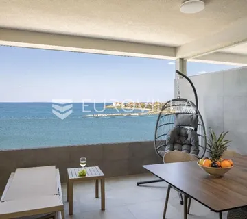 Pag, Povljana, 1. red do mora, namješten studio, 45,93 m²