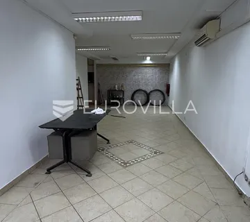 Pula, Stoja - poslovni prostor na frekventnoj lokaciji - cover