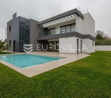 Istra, Pomer, unikatna, moderna villa 20 m od mora 322 m² - Pomer, Medulin