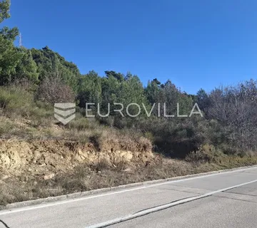 Omiš, Naklice, građevinsko zemljište 8.865 m² - Naklice, Omiš