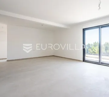 Okrug Gornji, dvosoban stan s garažnim mjestom i ostavom, pogled na more - Okrug Gornji, Okrug