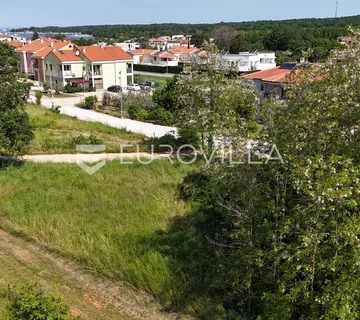 Istra - Funtana - građevinsko zemljište 1078 m², 900 m od mora