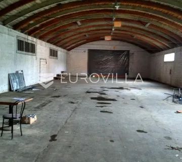 Zagreb, Brestje, skladišna hala 640 m² na zemljištu od 2000 m² - Sesvete, Zagreb
