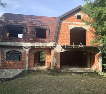 Vrhovec, Vidovčica nedovršena vila od 400 m² - cover