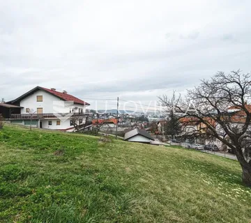 Zagreb, Gajnice, građevinsko zemljište sa starom kućom 6432 m2