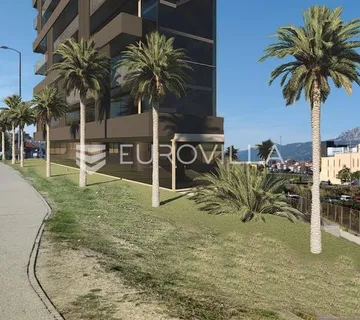Split, Mejaši, Moderni uredski prostor u novogradnji s liftom
