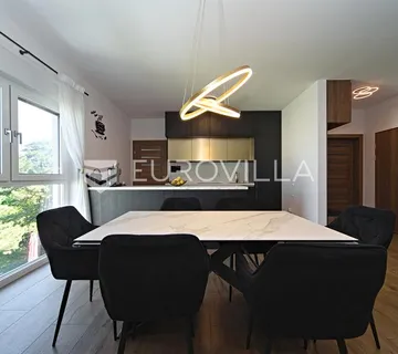 Osijek, Gornji grad/Centar, moderan peterosoban stan 150 m² u novogradnji