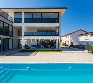Zadar, Vir, luksuzna villa sa šest stambenih jedinica, samo 250m od mora - cover