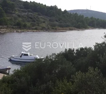Pirovac, jedinstveno građevinsko zemljište, prvi red do mora