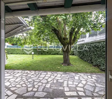Varaždin, Centar, stambeno poslovna kuća površine 185 m²